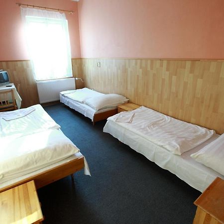 Hotel Slavie Klášterec nad Ohří Buitenkant foto