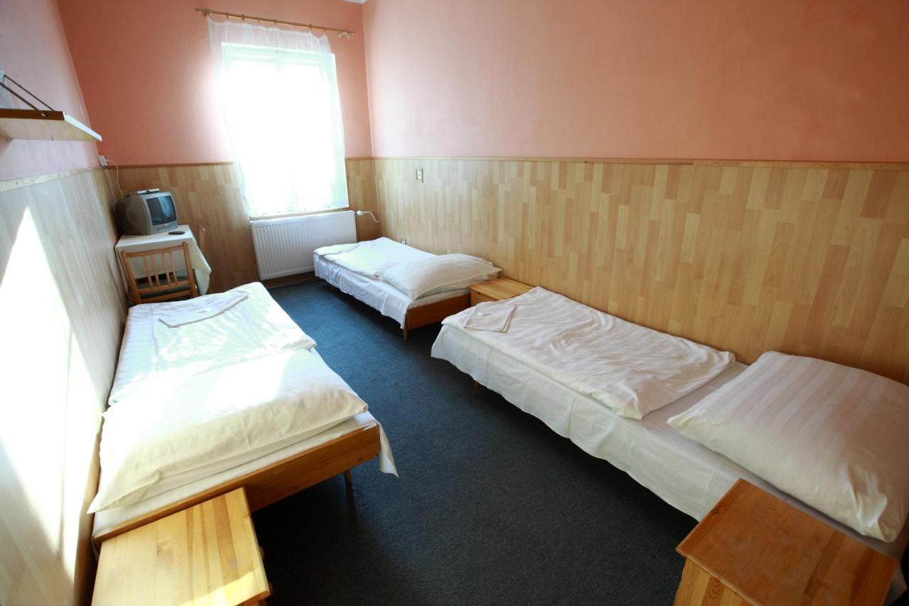 Hotel Slavie Klášterec nad Ohří Buitenkant foto