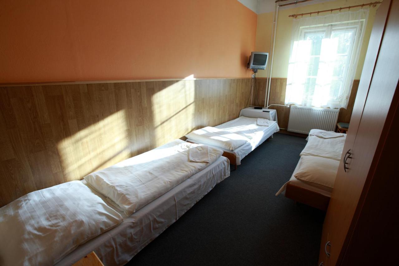 Hotel Slavie Klášterec nad Ohří Buitenkant foto